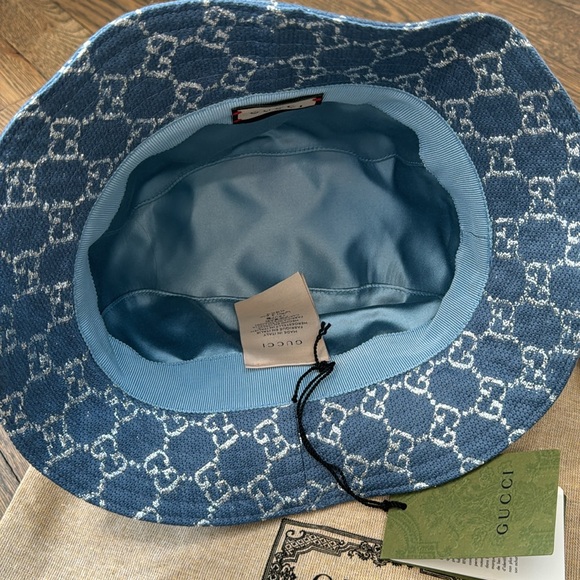 Gucci Lame Bucket Hat in blue with silver monogram - never worn - size small - Picture 2 of 4